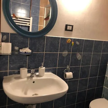 Acciuga House Apartment Biassa